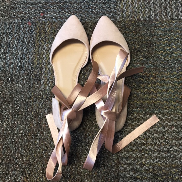 Closed toed flats! - Picture 5 of 5